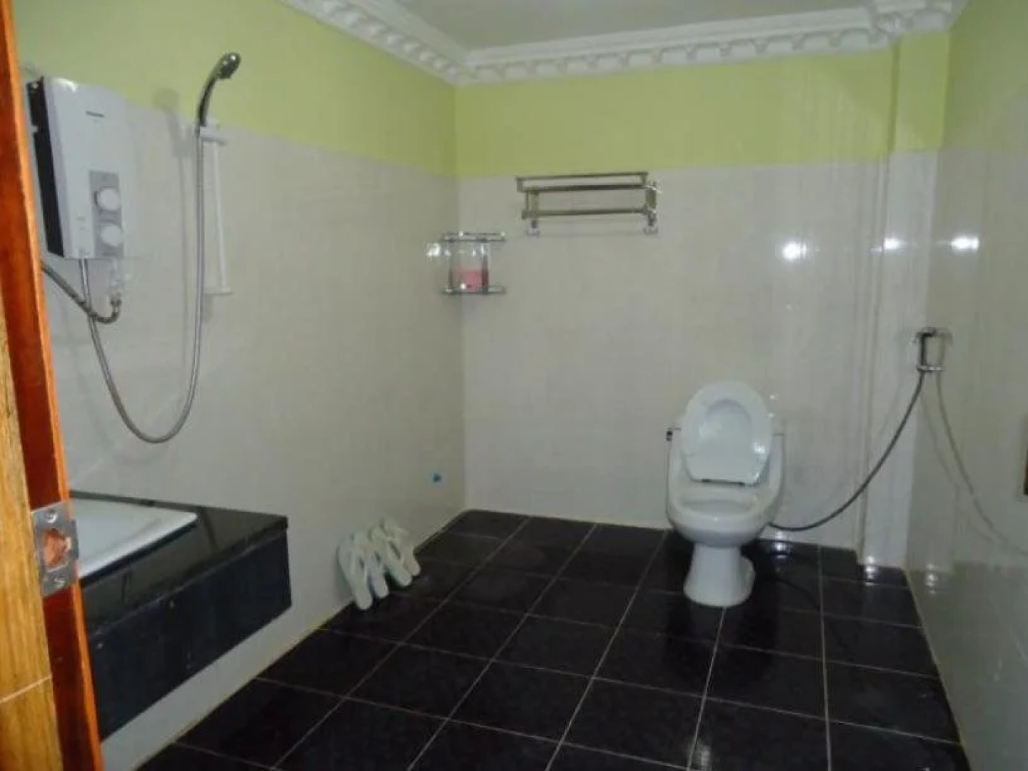 Luck Life World Hotel