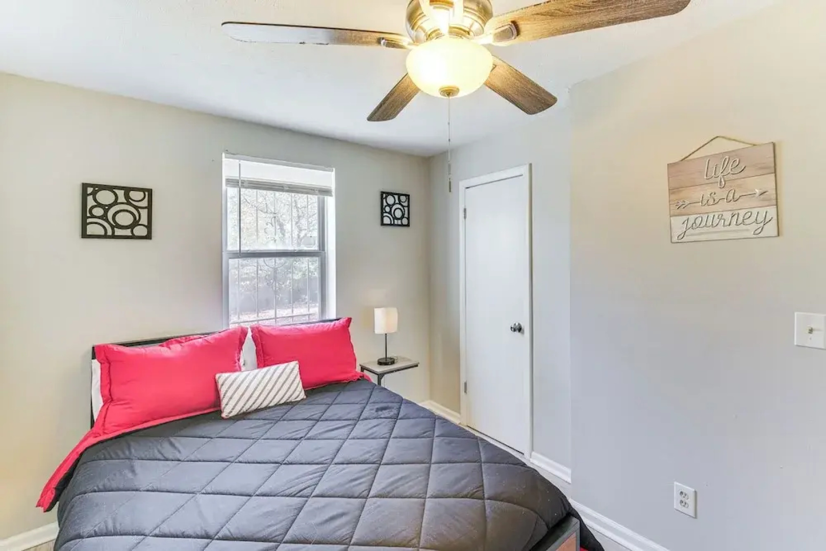 8 Mi to Dtwn: Cleveland Family Home