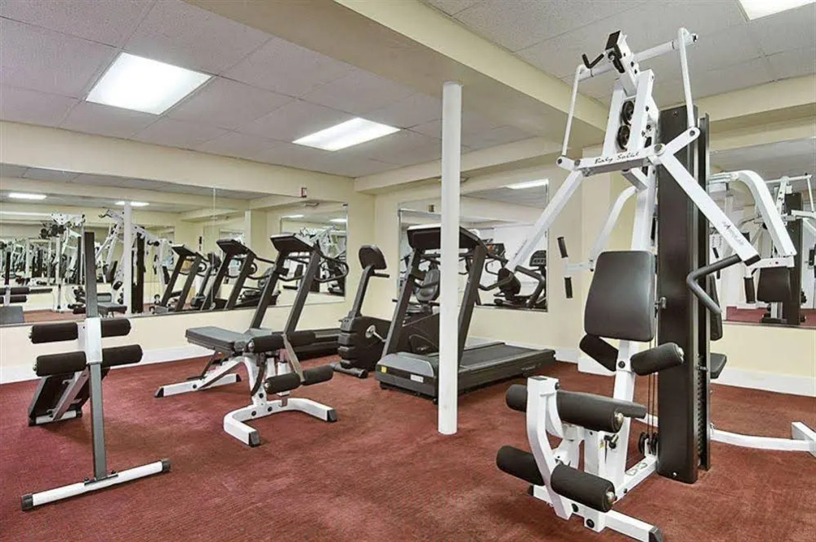 Red Rose Inn & Suites