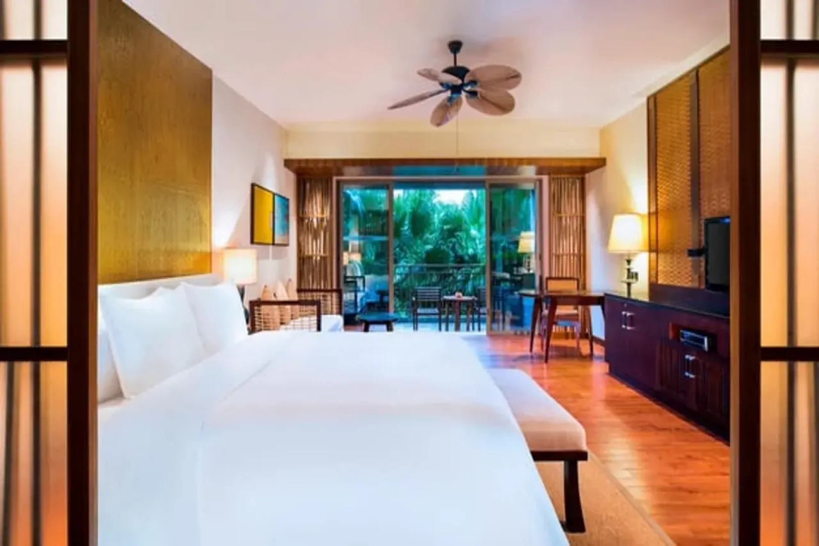 Le Meridien Shimei Bay Beach Resort & Spa