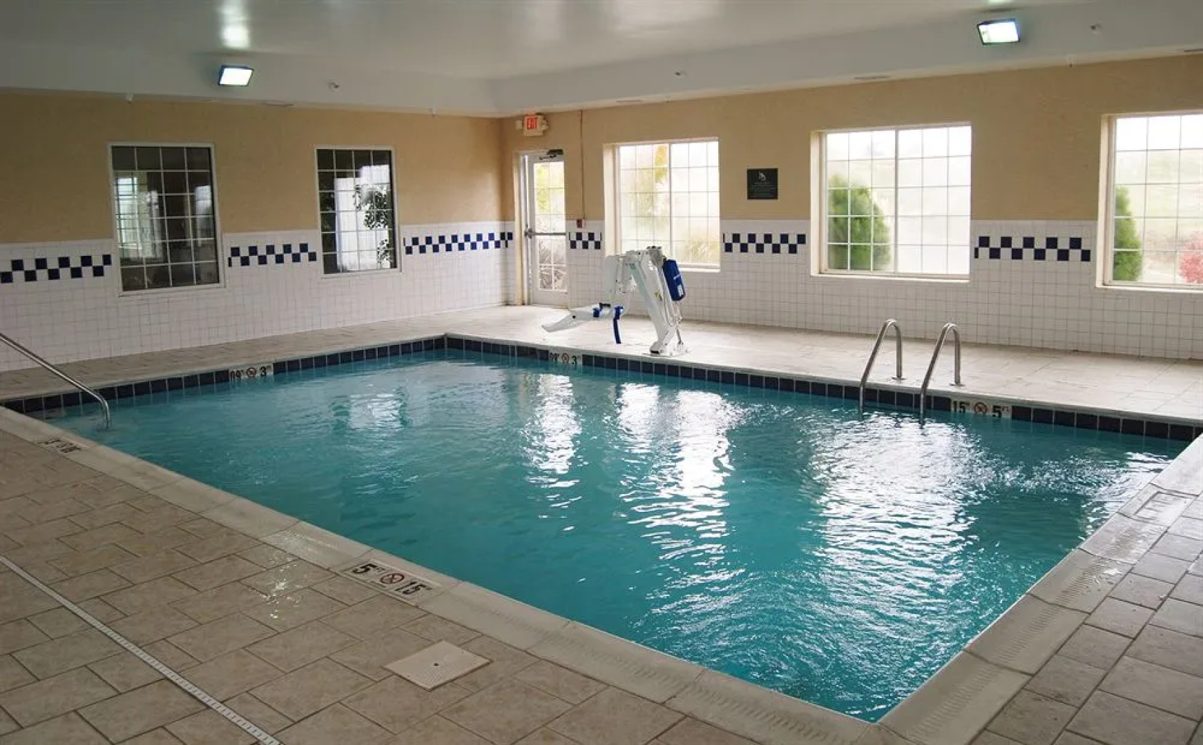 Red Roof Inn & Suites Berea