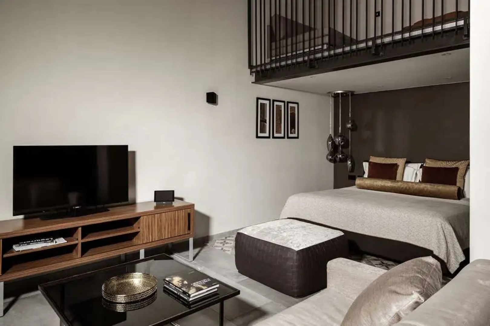 1926 Le Parisot Boutique Suites