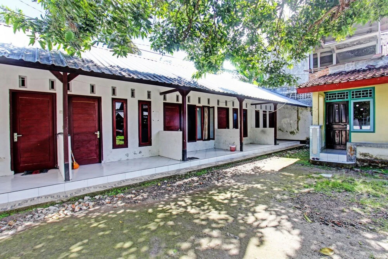 OYO Life 92853 Kost 999