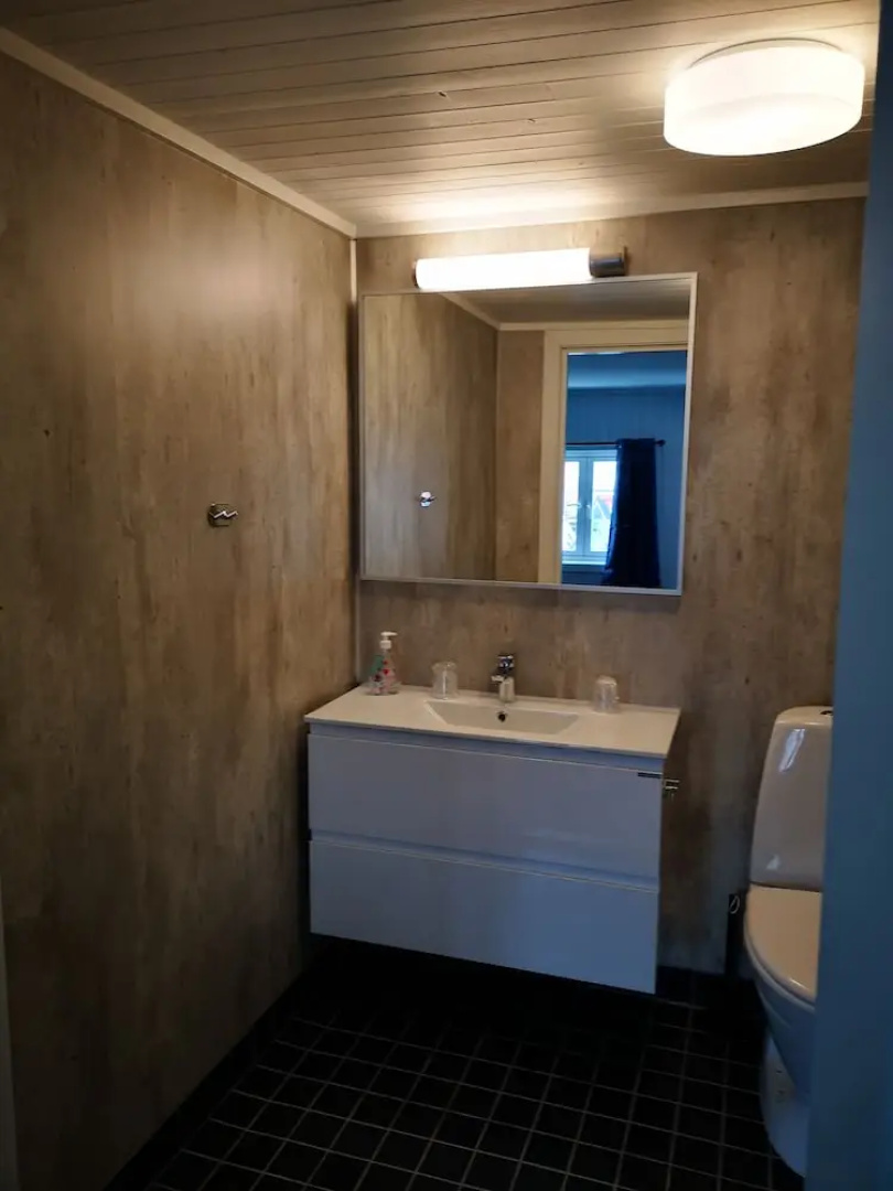 Henningsvær Guesthouse