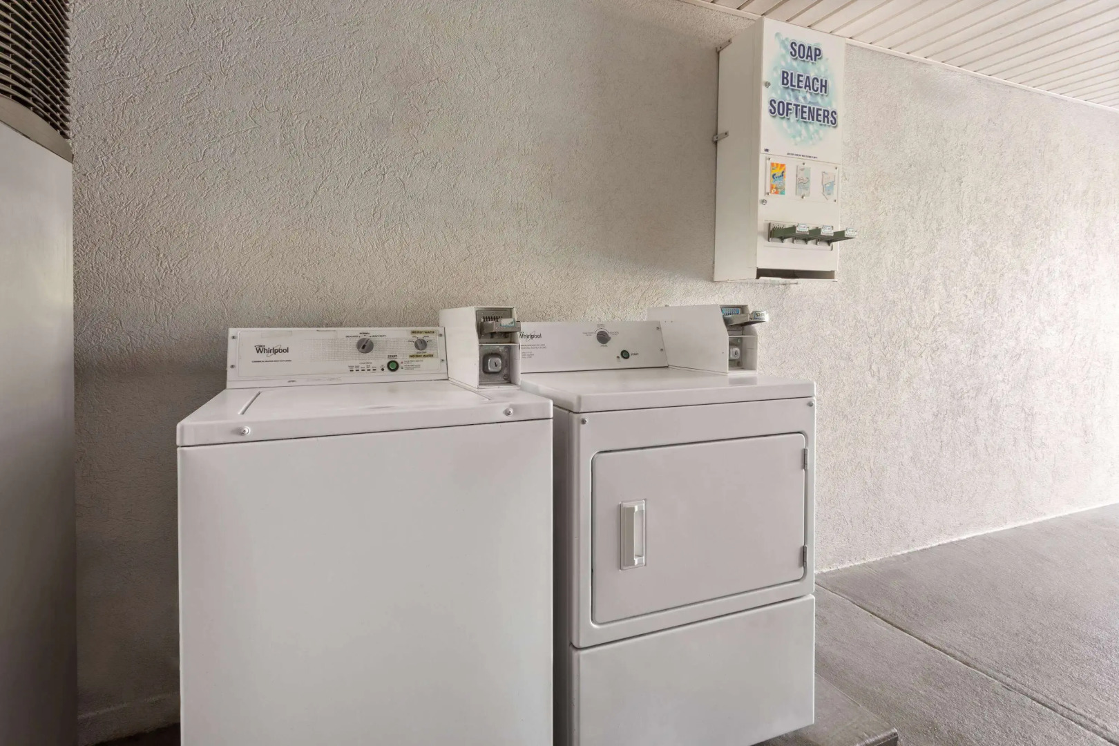 Super 8 by Wyndham Prattville Montgomery