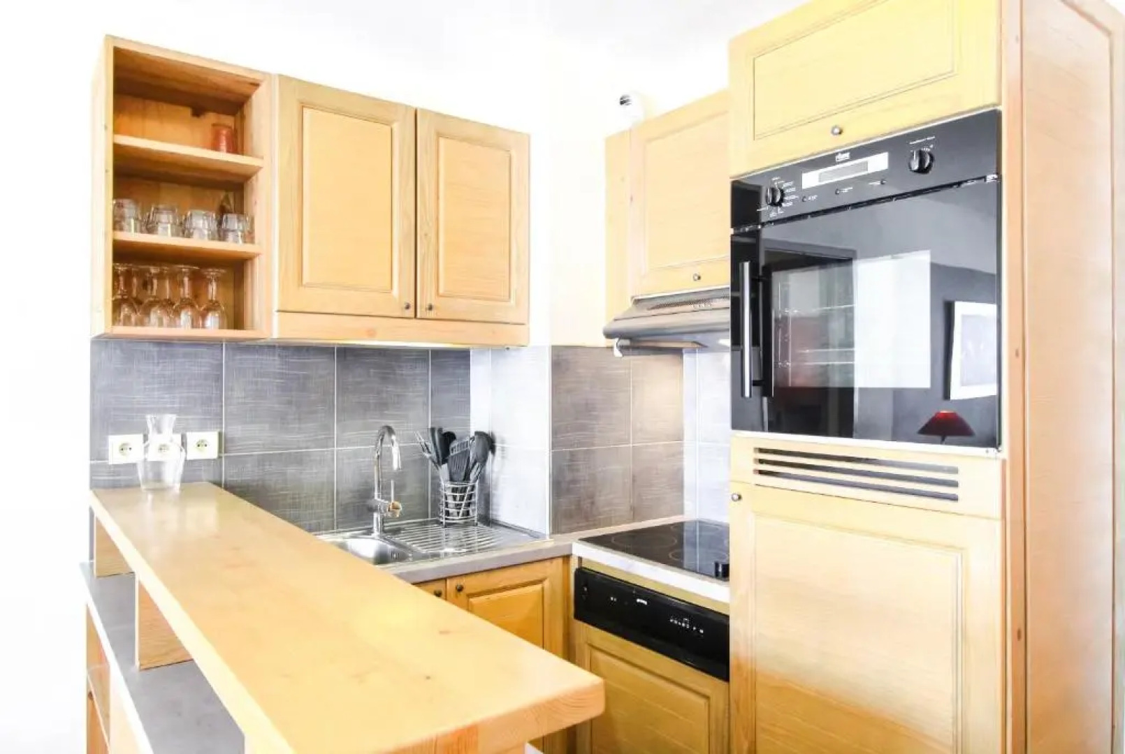 2 Bed Ski in and Ski out Luxury Apt in 5 star Residence