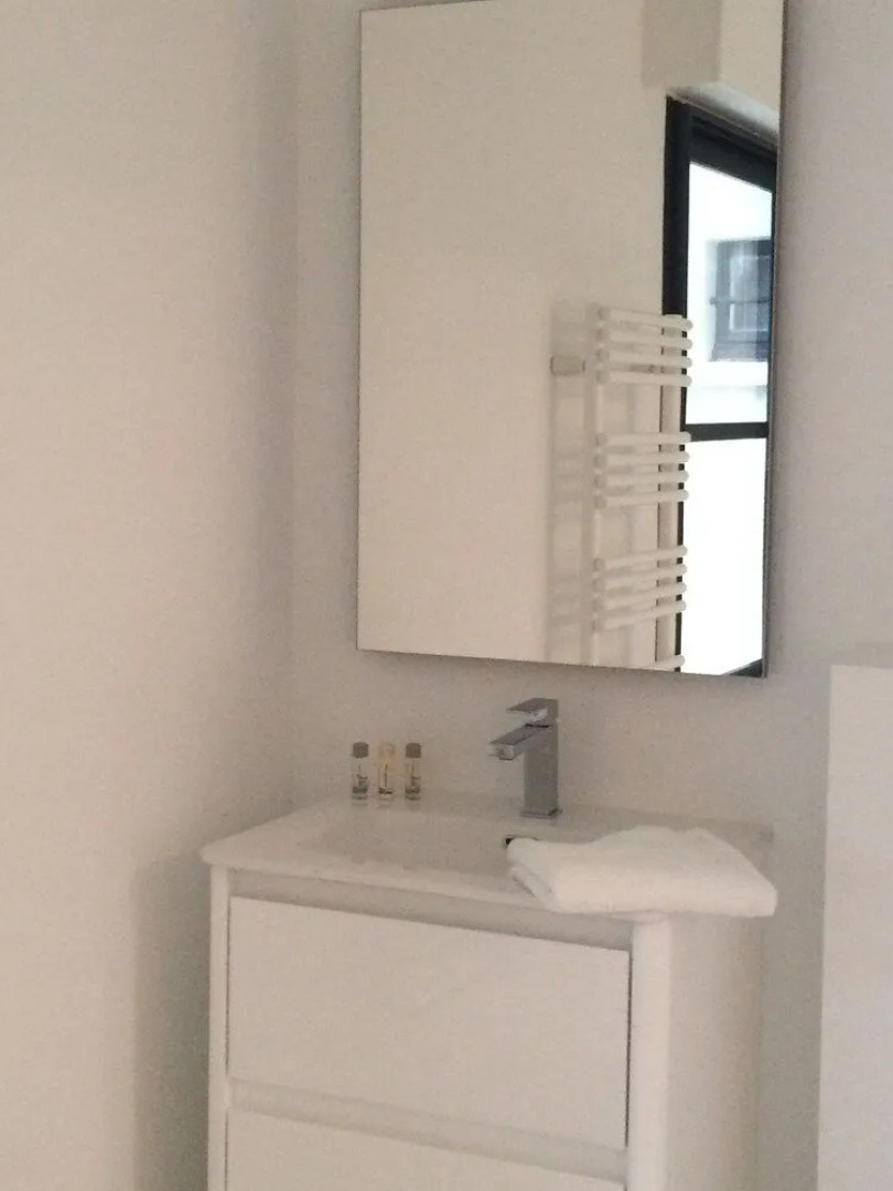 Les Enclos Bed and Breakfast