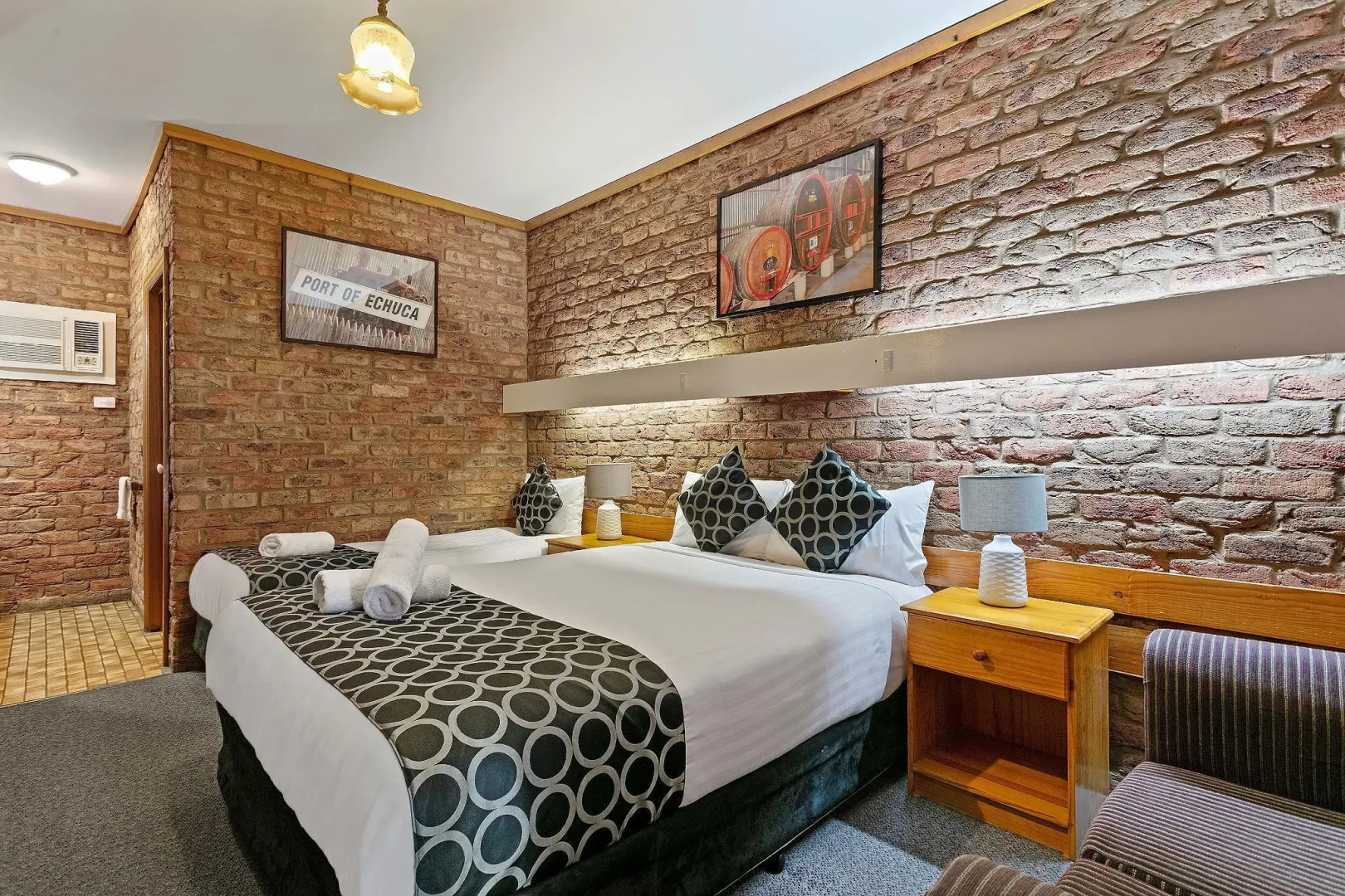 The Settlement Historic Hotel