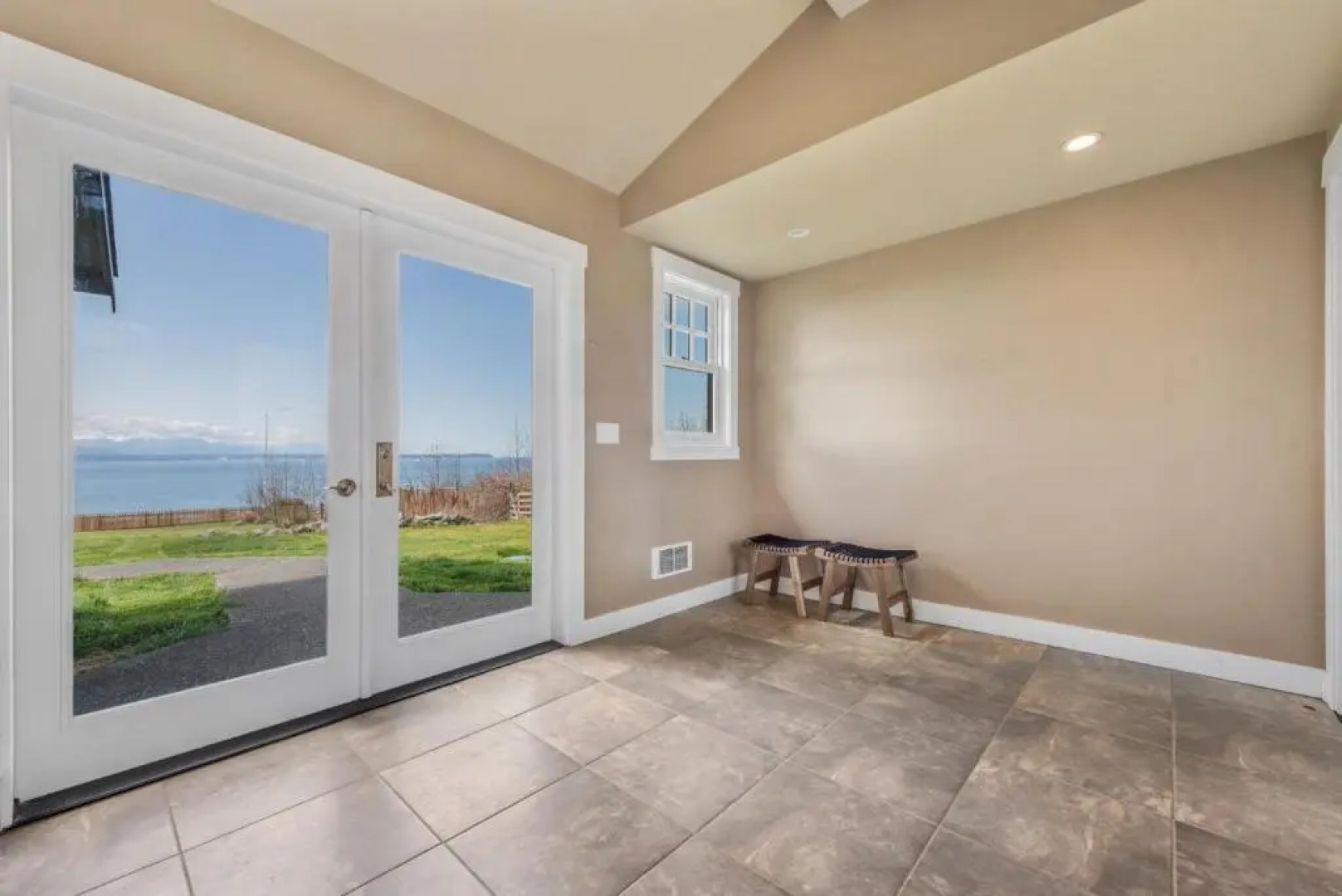 @ Marbella Lane - Waterfront 2BR+Studio Whidbey ISL