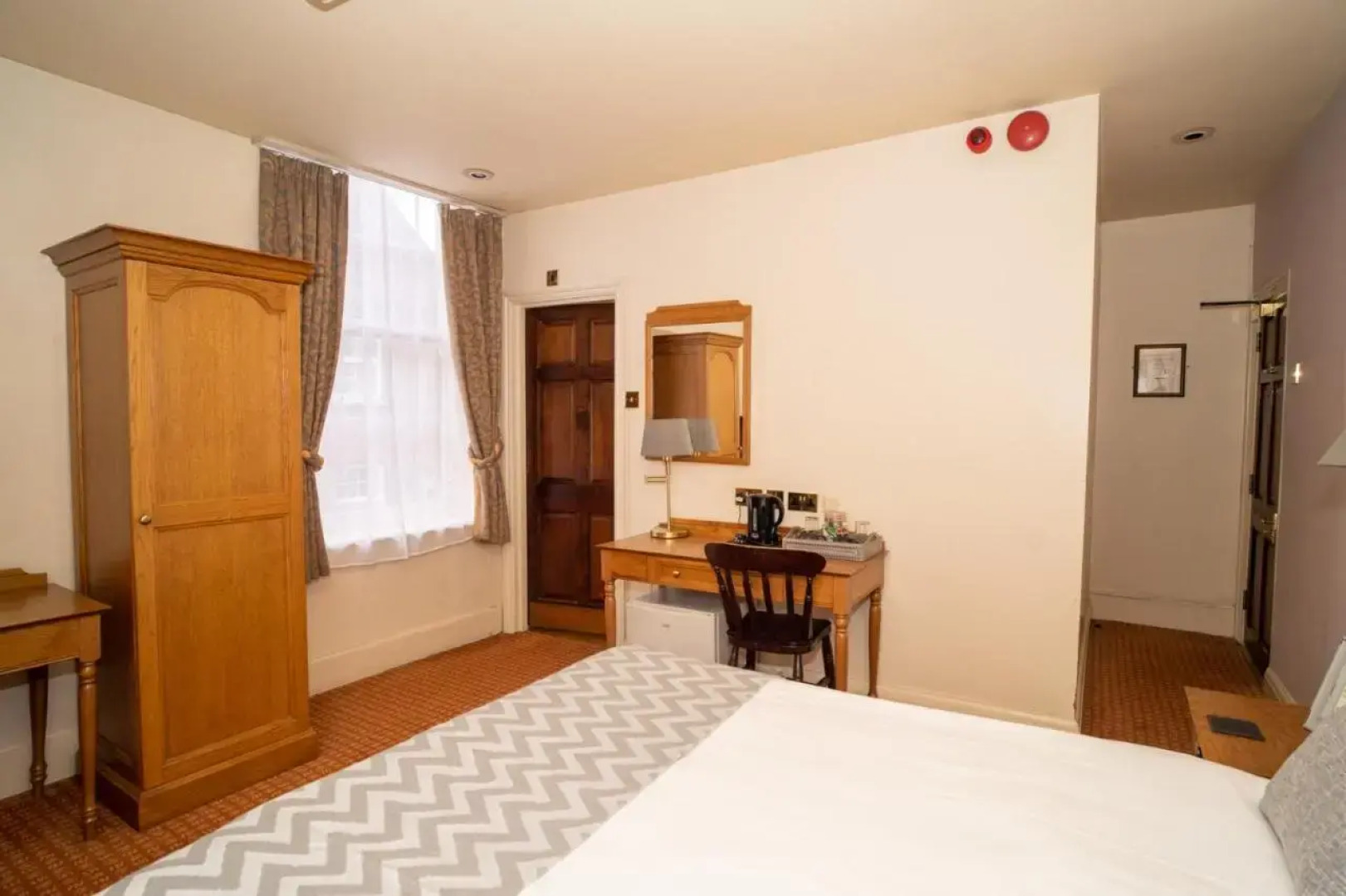 The Silver Cup - Inn