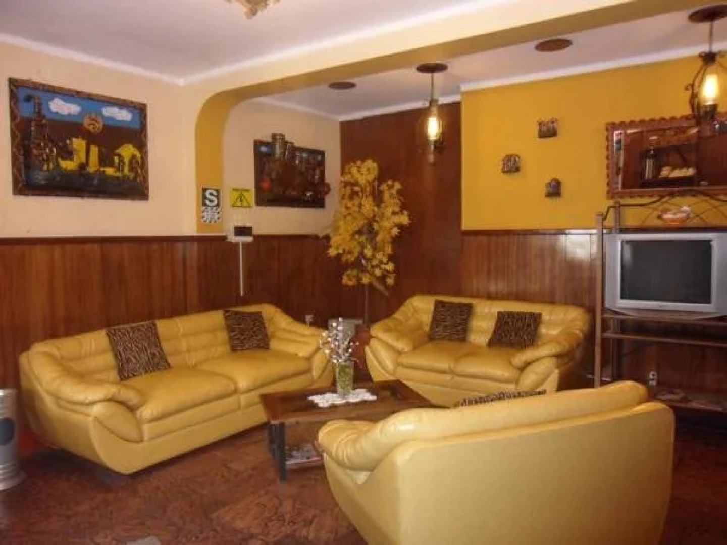 Hotel Sillustani Inn