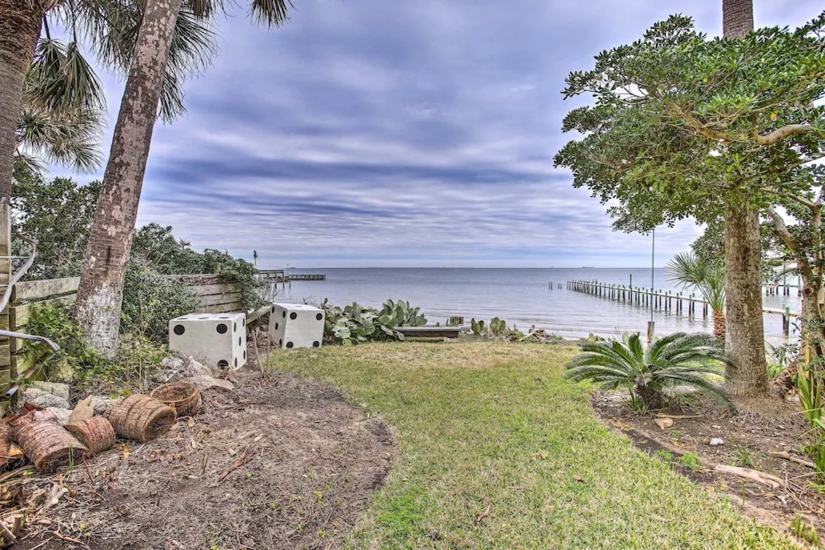 Walk to Coast: Galveston Bay Retreat w/ Grill
