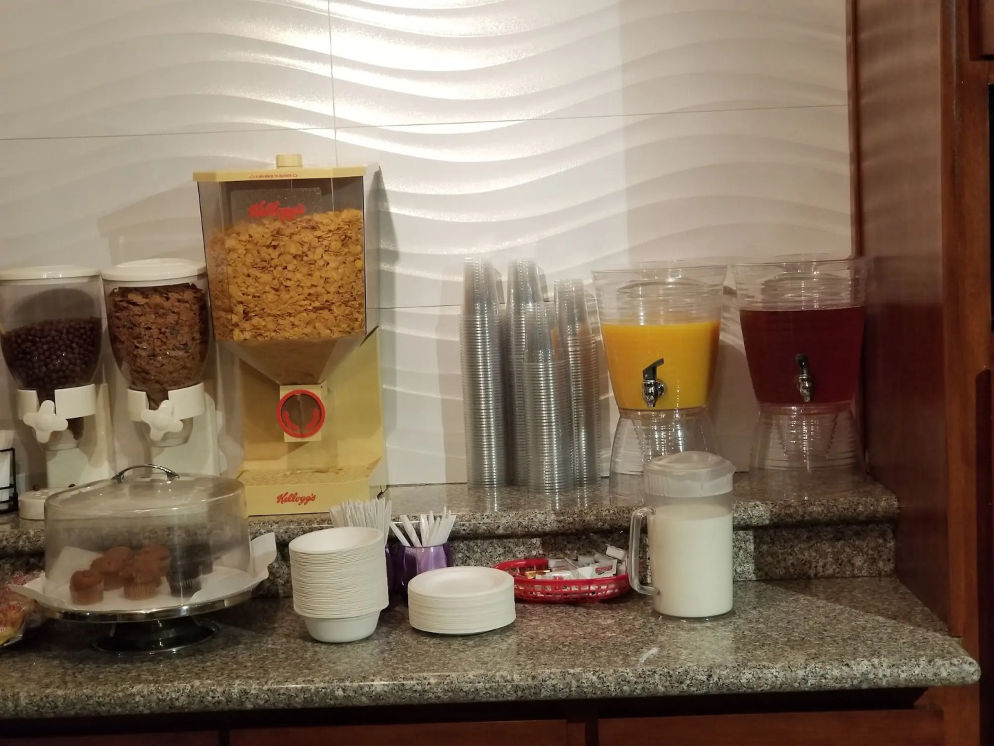 Sunburst Spa & Suites Motel