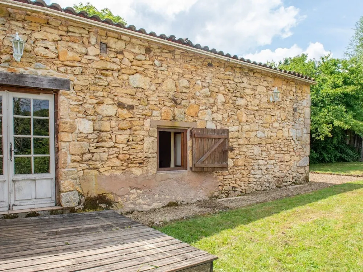 Secluded Holiday Home in Lacapelle-biron With Swimming Pool