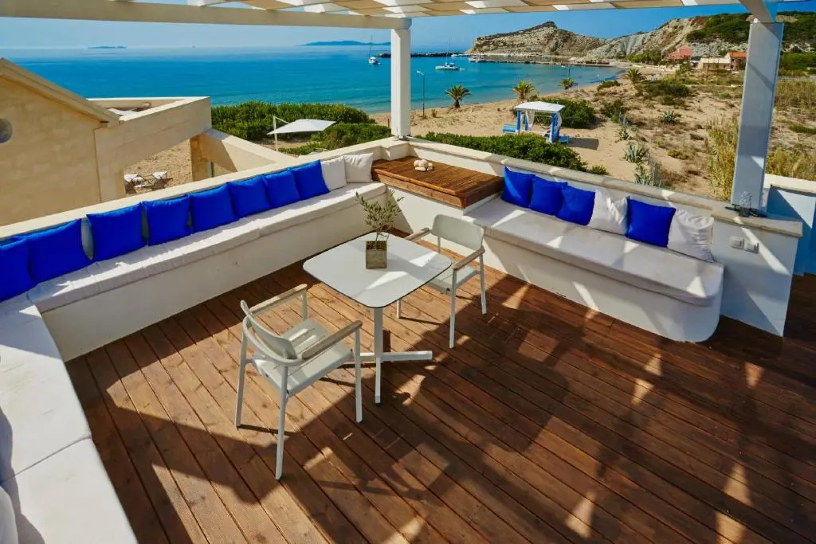 Acantha Boutique Hotel