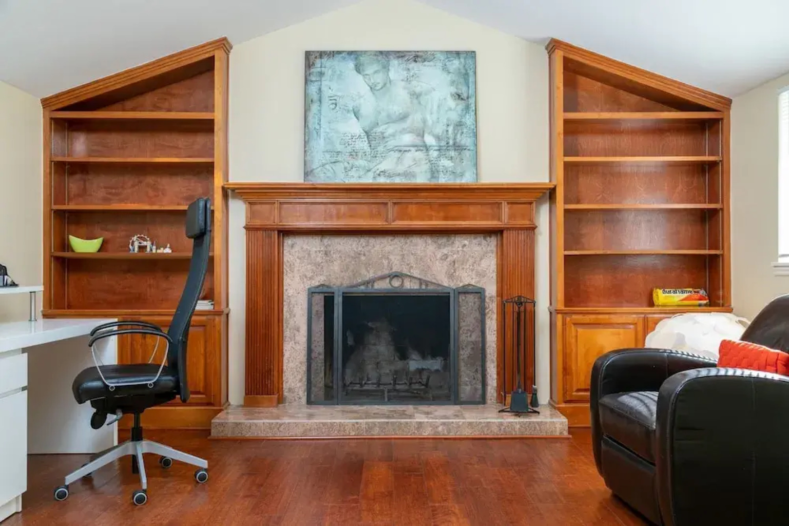 Sunny Pasadena Mansion, Sparkling Heated Pool & Projector Room!