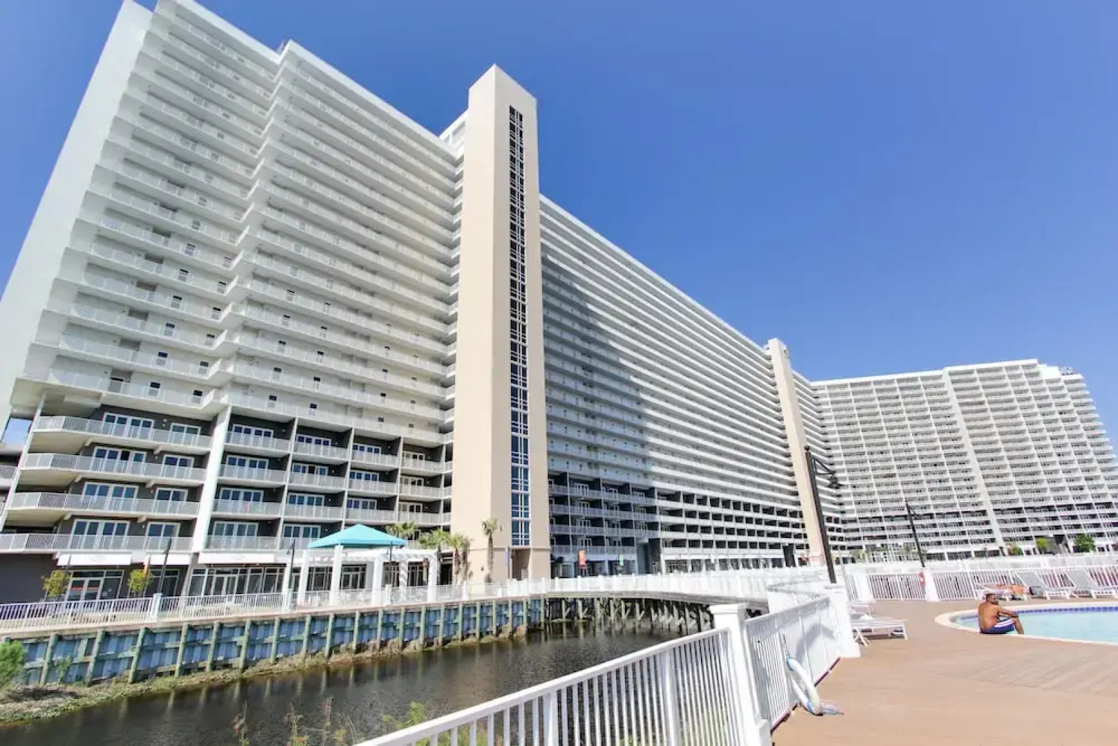 Laketown Wharf Resort by Book That Condo