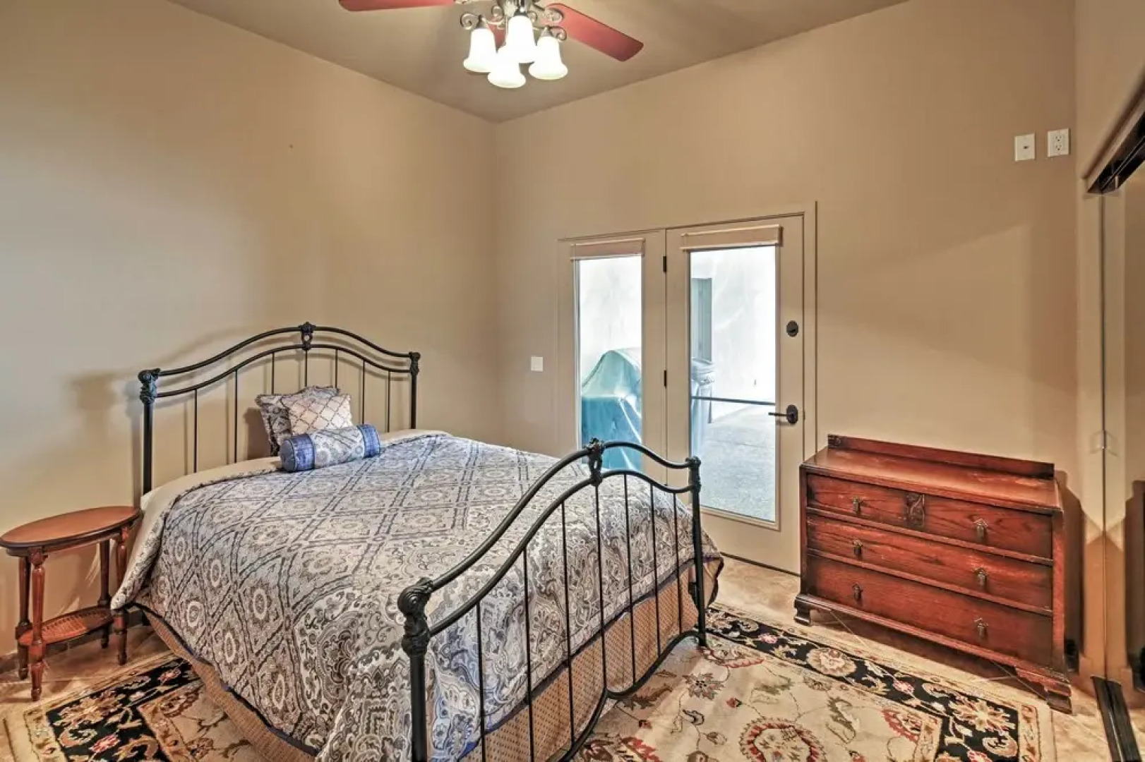 < 2 Mi to Lake Havasu: Spacious Home w/ Patio!