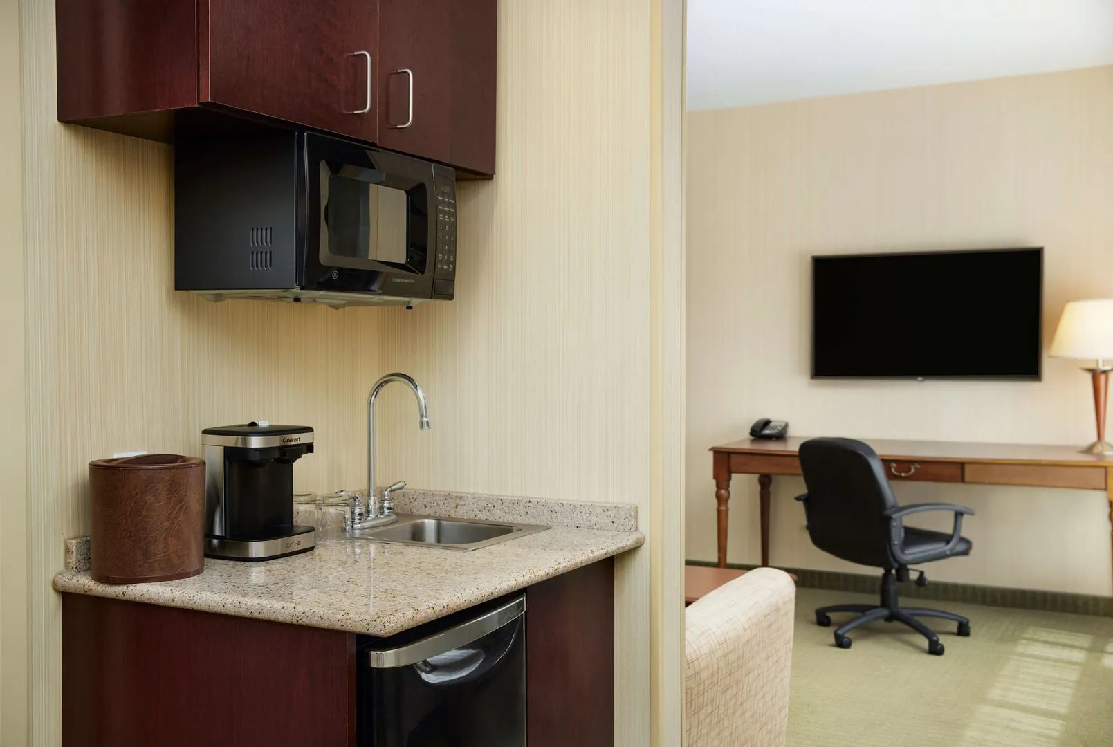 DoubleTree by Hilton Front Royal Blue Ridge Shadows