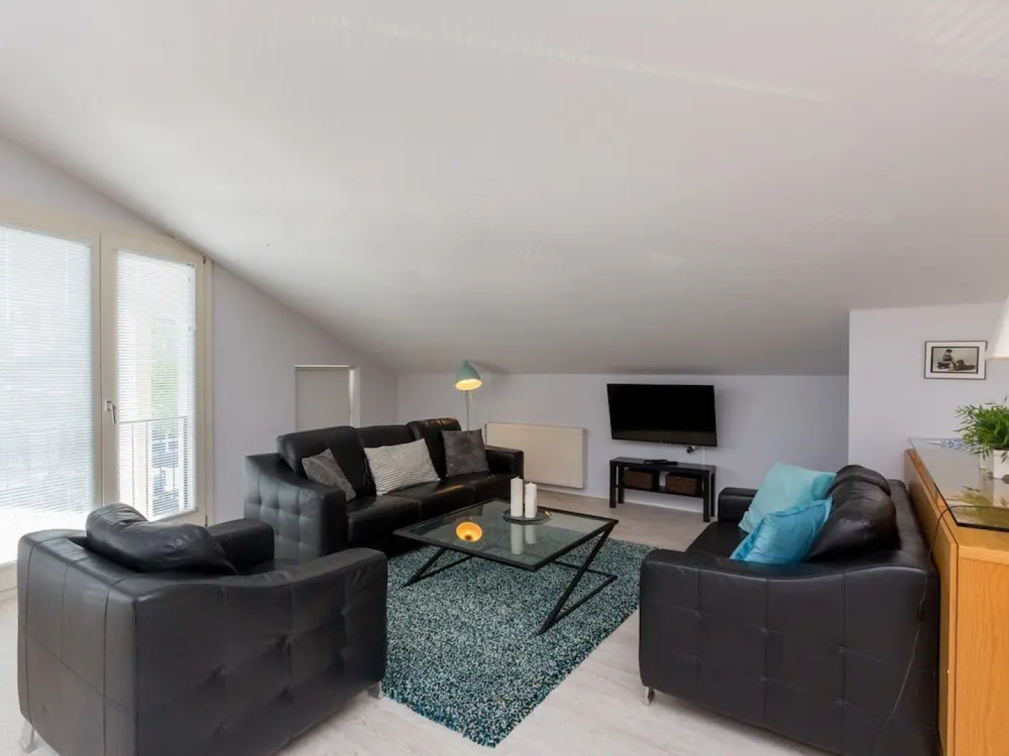 Very Spacious 6-person Apartment Located in the Centre of Ouddorp