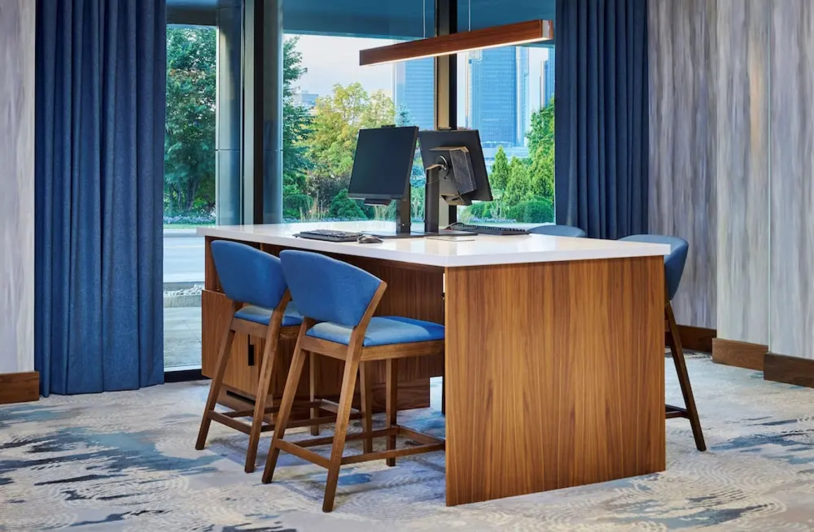 温莎临江旅馆(Windsor Riverside Inn)