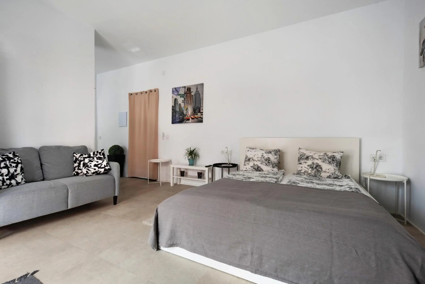 Fantastico 4 - With Large Private Terrace, Free Parking, air Conditioning, BBQ
