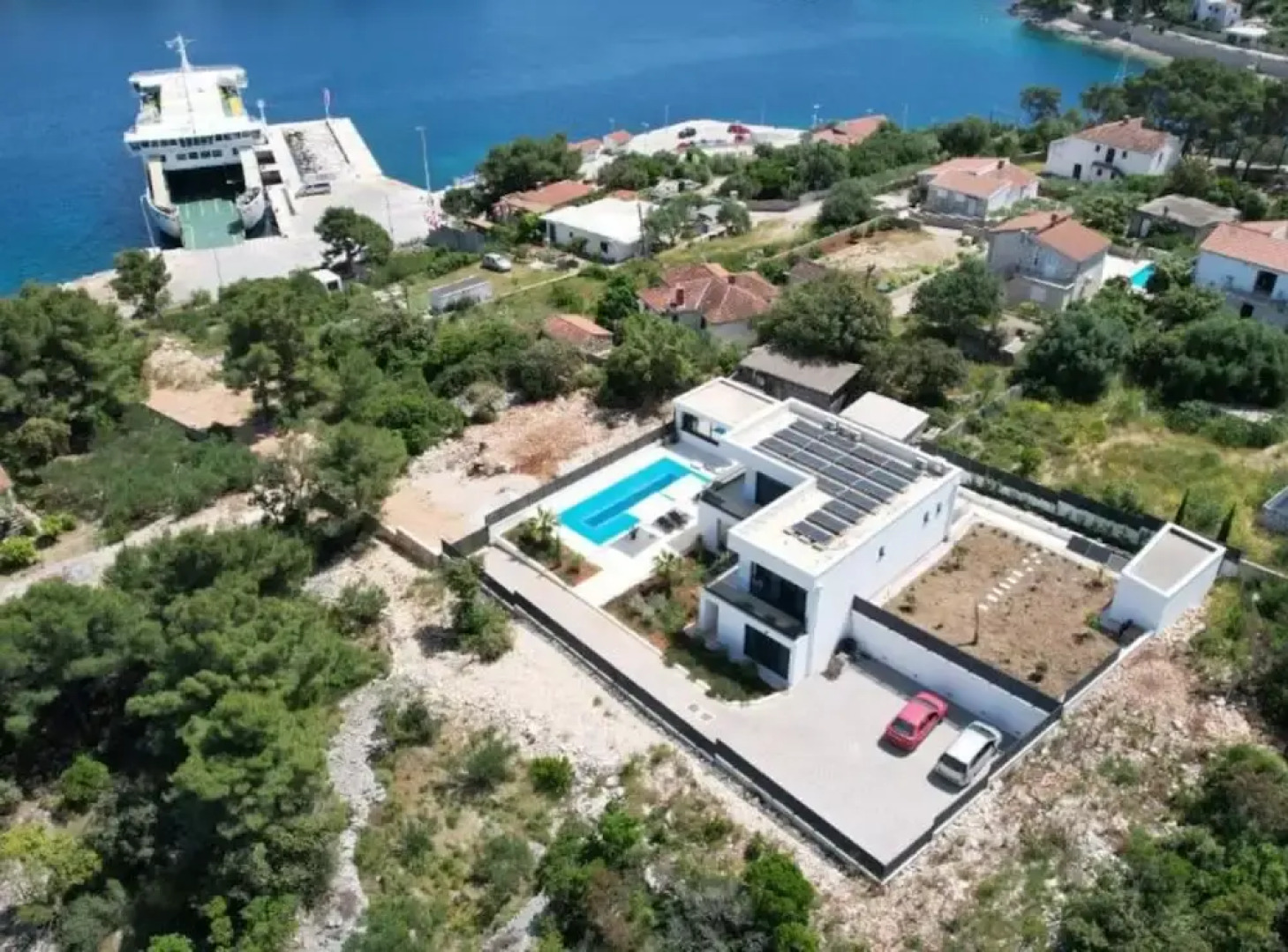 Sunset Villa Aves With Pool, Gym and Sauna