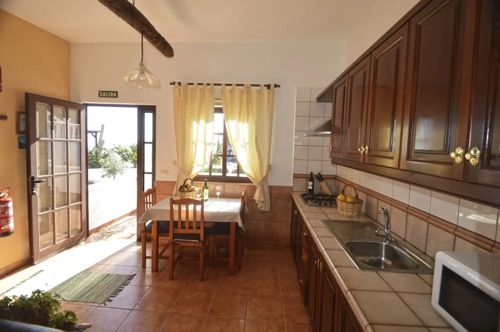 La Roseta by Isla Bonita