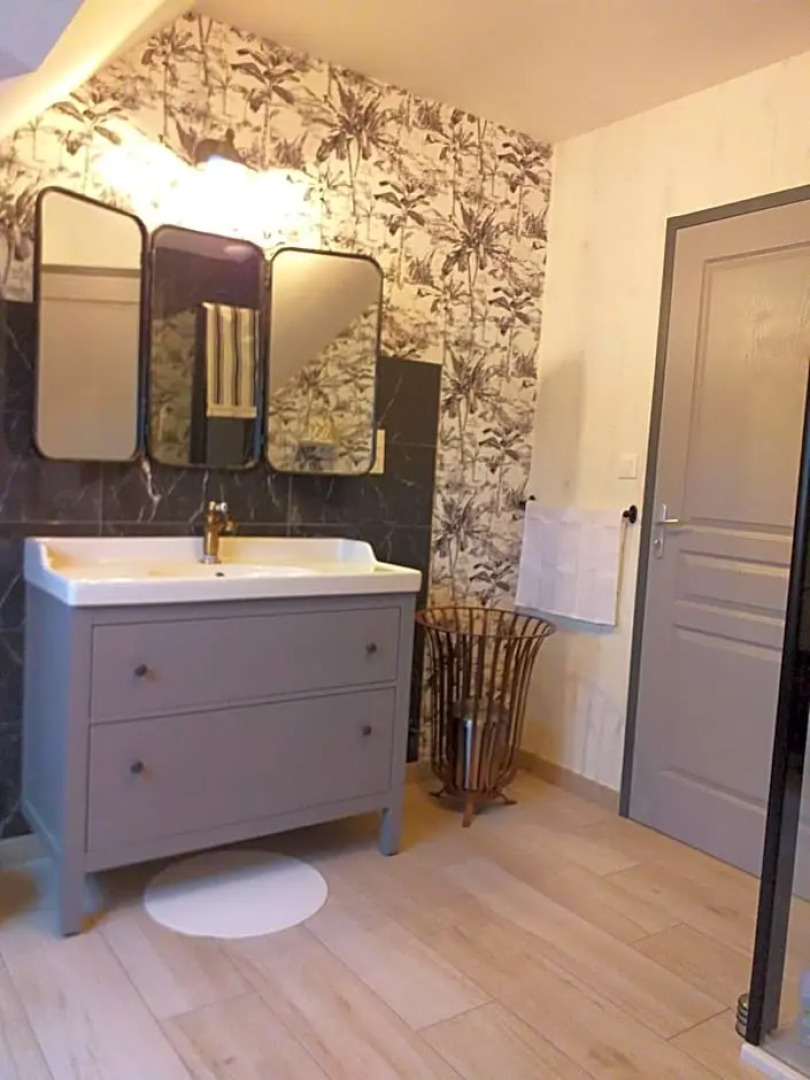 6bis Rue de la Boussaquiere St Broladre (Adults Only)
