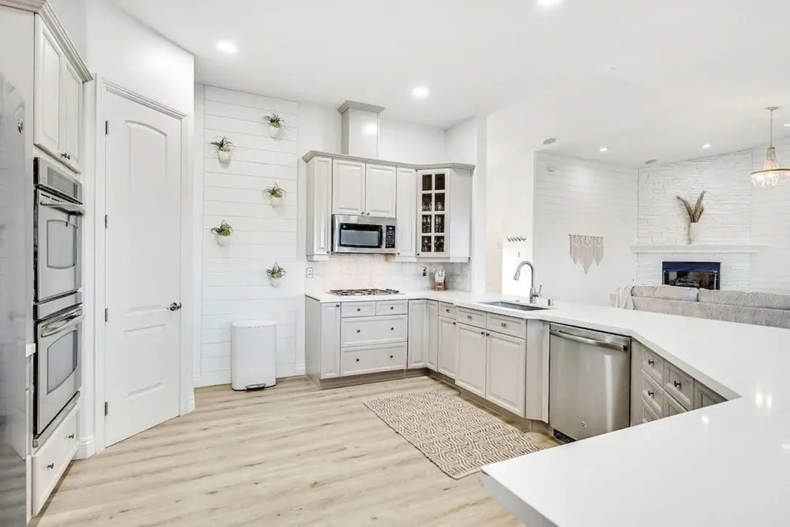 Villa Oasis A Stunning Pool Experience Minutes to Vegas Strip Spa Waterfall RV Parking 5 Bedrms 6 Beds 1 Story