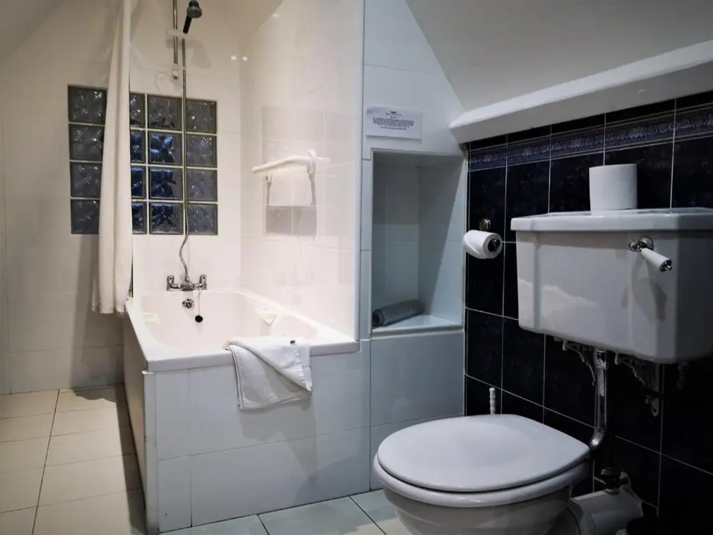 Bella Vista Hotel & Self Catering Suites