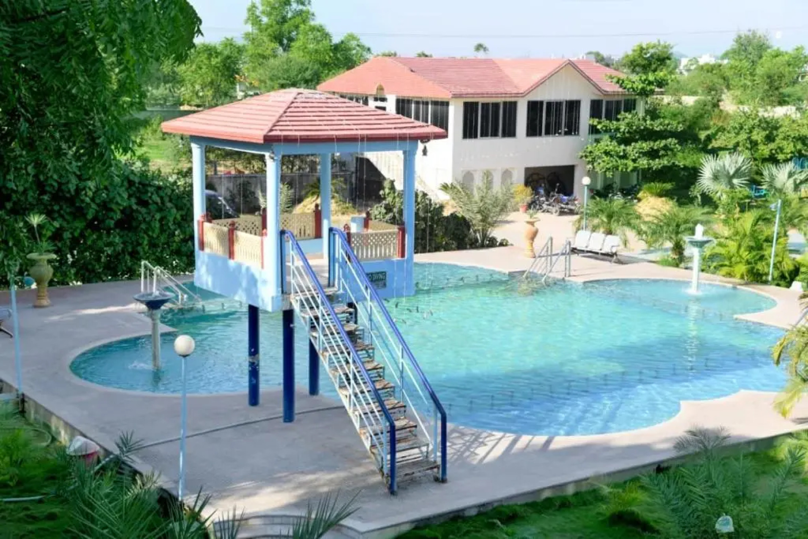 Hotel Rani Bagh Resort