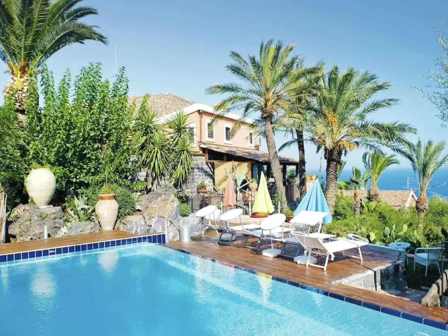 Beautiful Apartment in Beautiful Hamlet Attractive Decor and Communal Pool