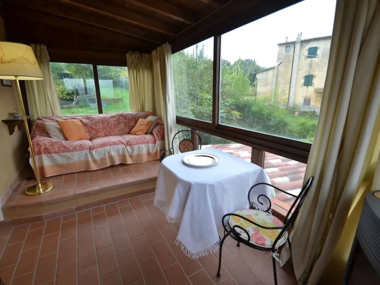 Tuscan Villa With Sea Views