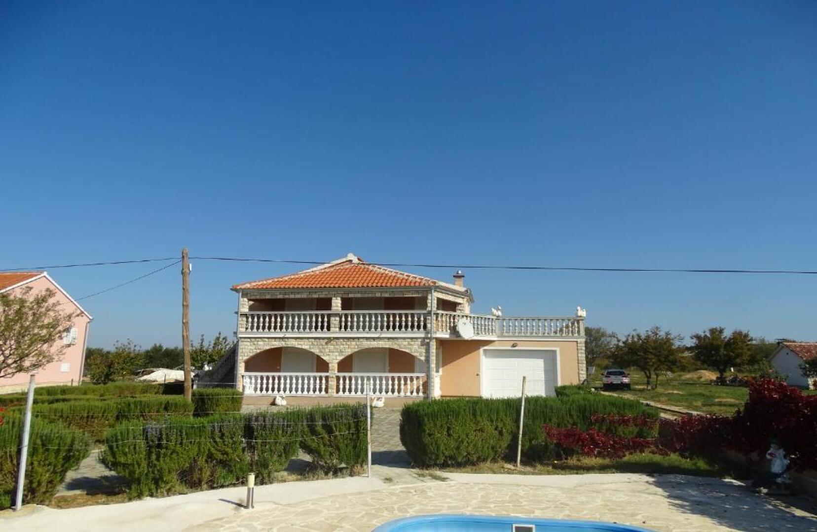 Villa Laura with pool, Budak, Zadar county