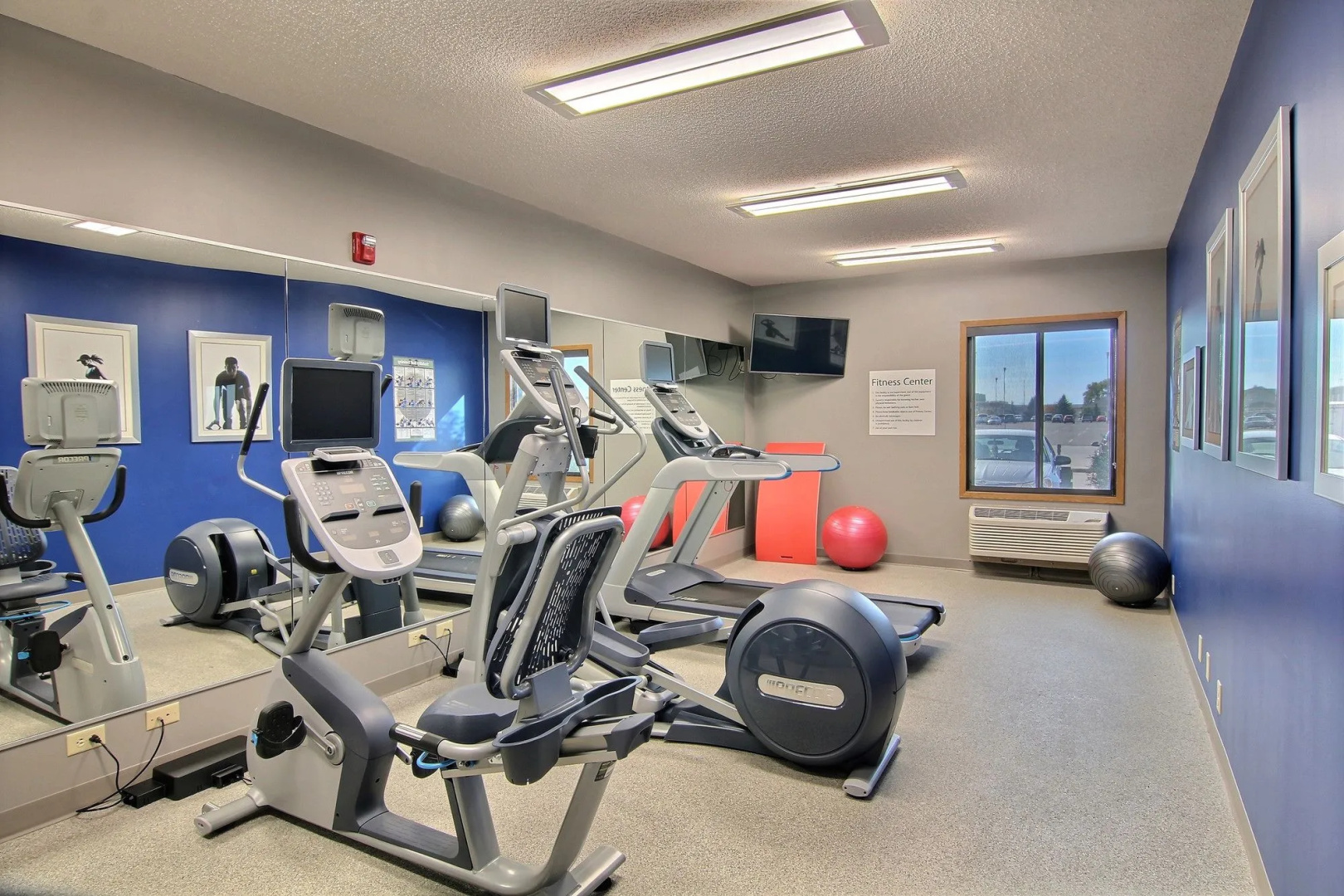 Holiday Inn Express Fargo-West Acres by IHG