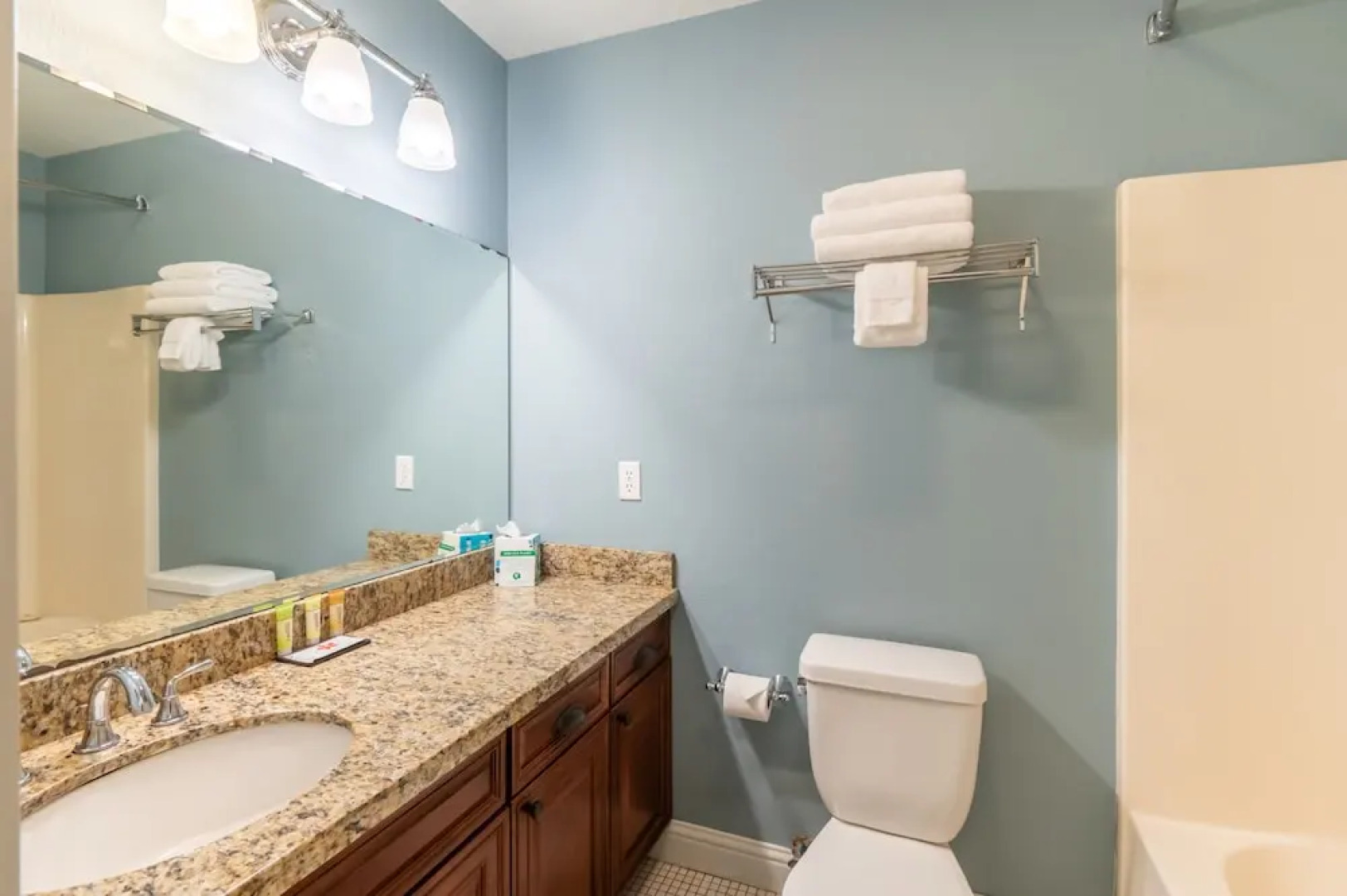 Pacific Reef Hotel & Light Show