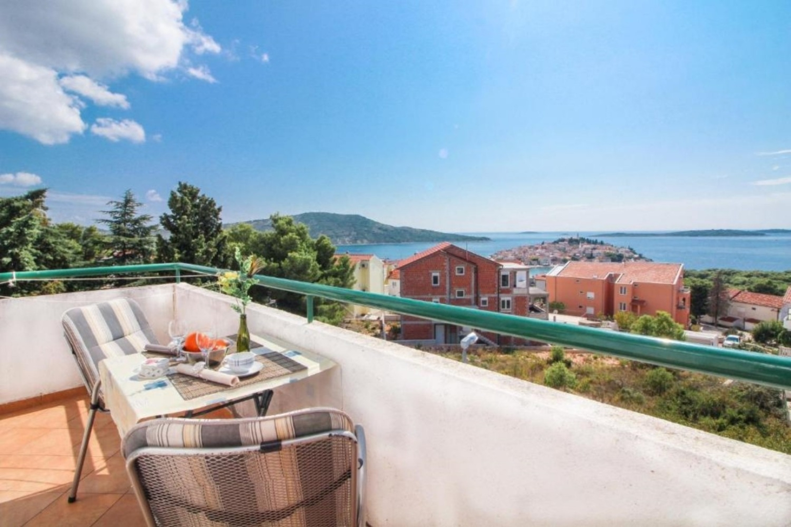 Apartment Šara - free parking A2 Primosten, Riviera Sibenik