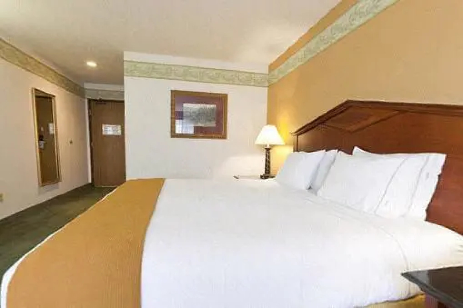 Holiday Inn Express Hotel & Suites Eagan (Mall of America Area)