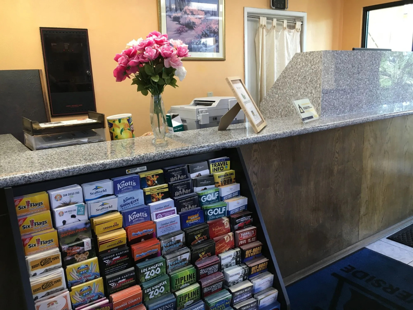 Riverside Inn & Suites