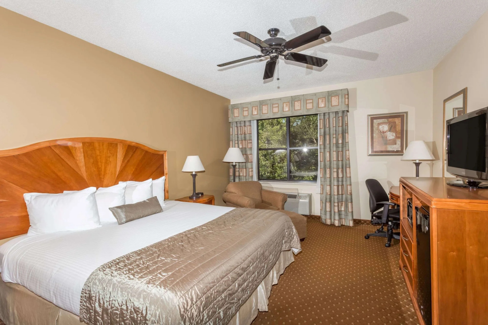 Baymont Inn & Suites Asheville/Biltmore