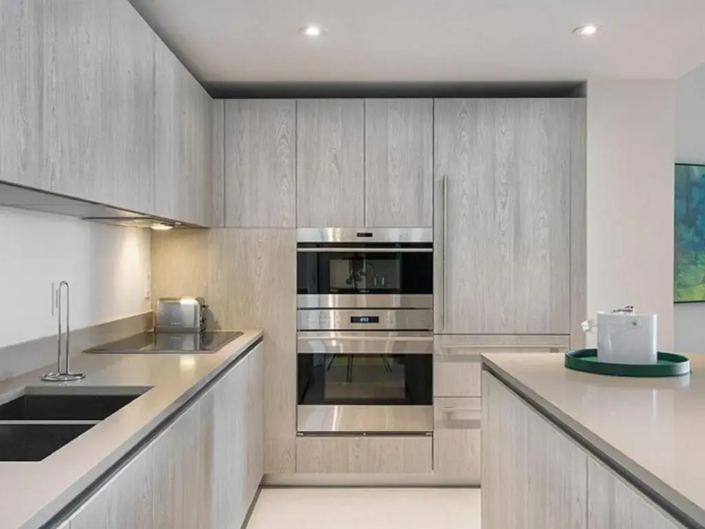 Hide Beach Residences