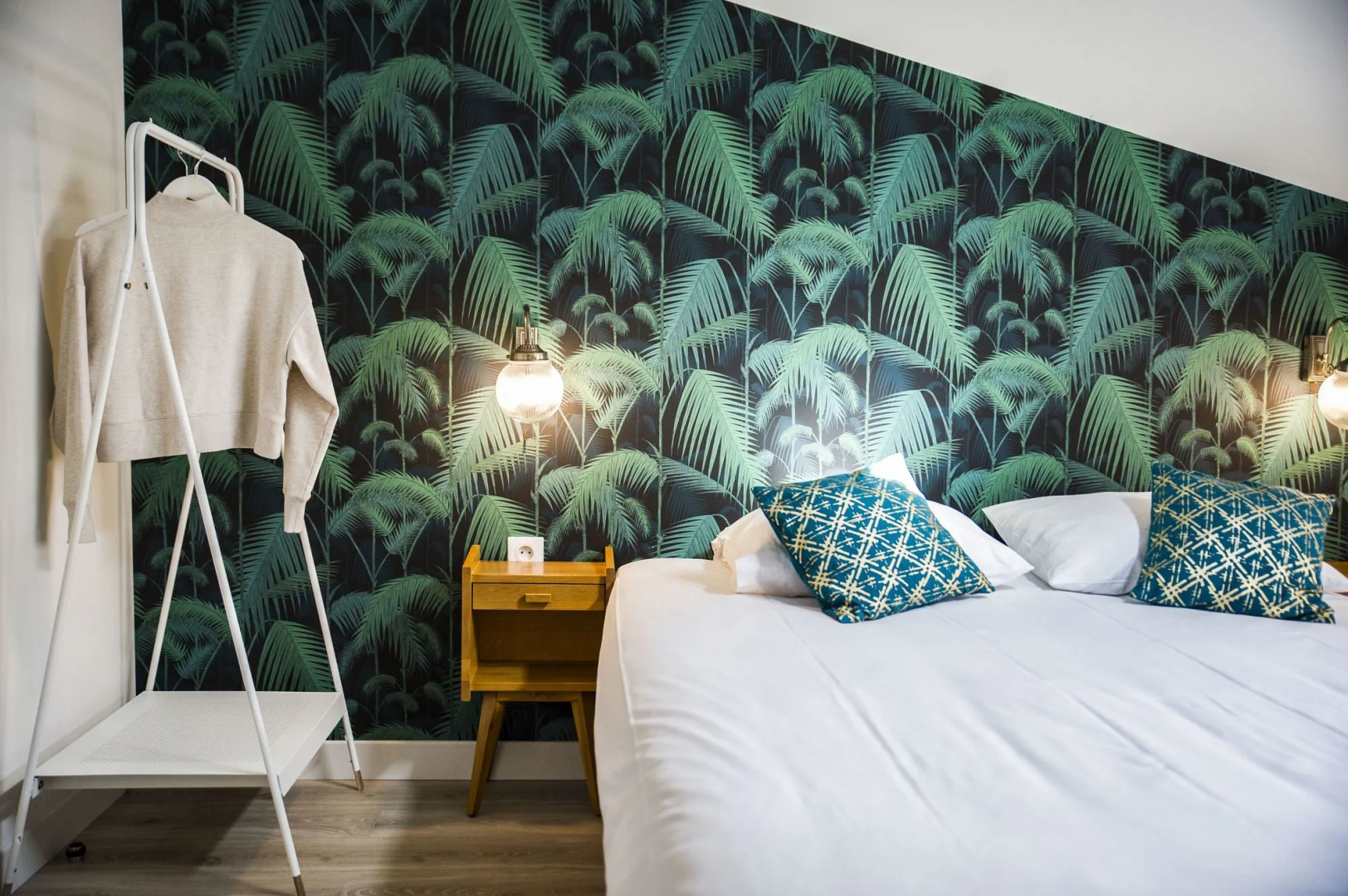 Georges Hostel & Café