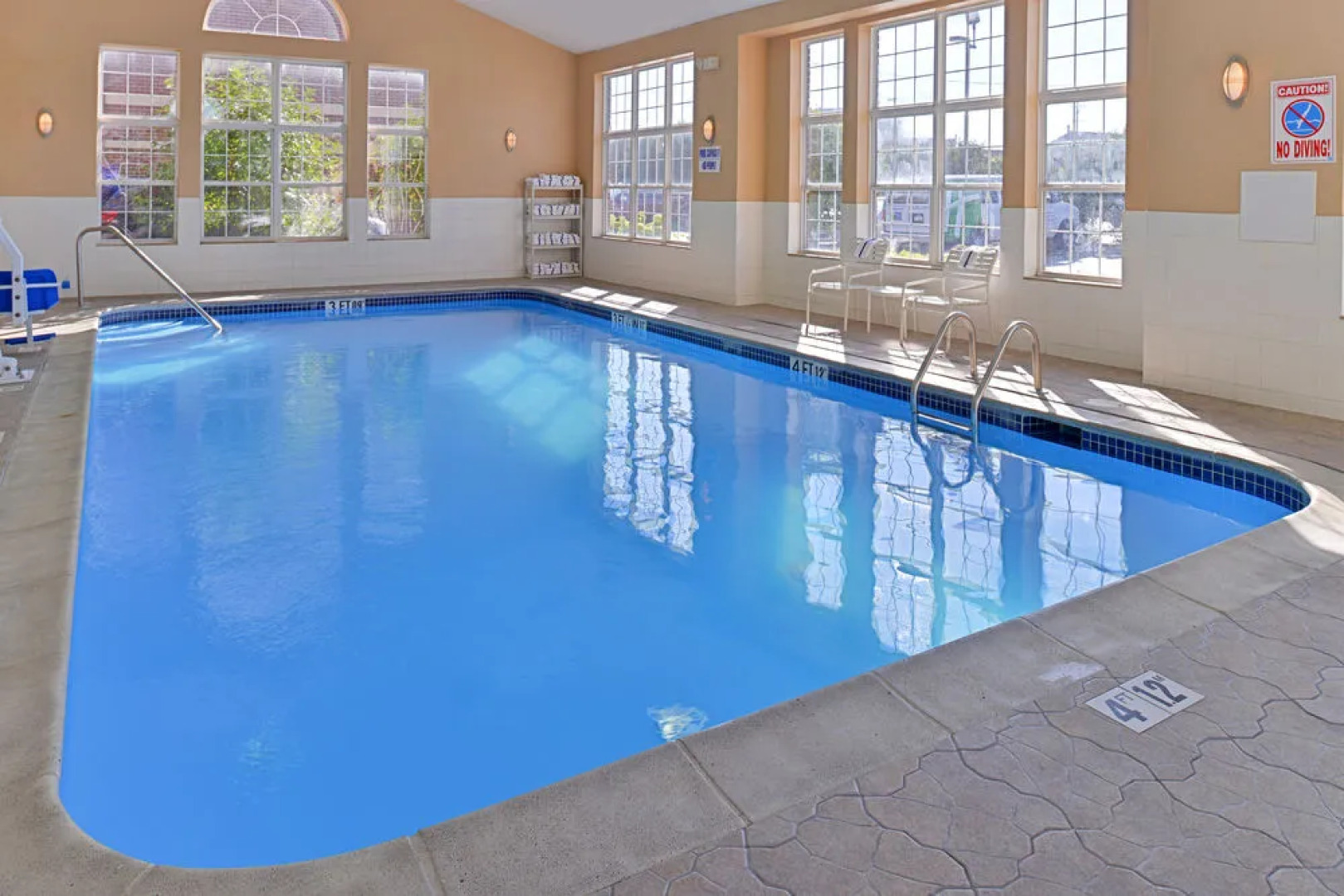 Holiday Inn Express Hotel & Suites Southfield - Detroit