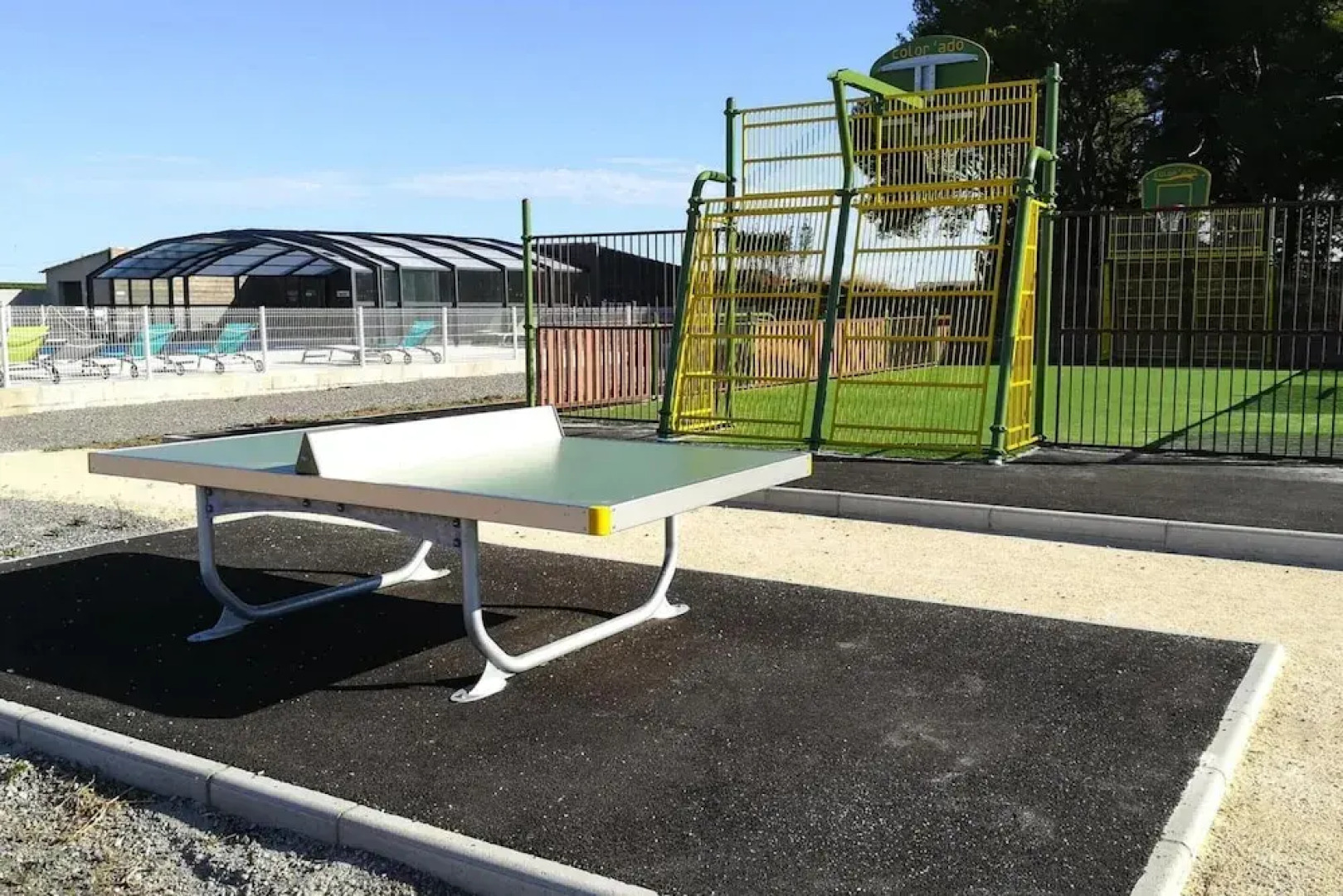 Chalet in Pomerols Near Mediterranean Beaches