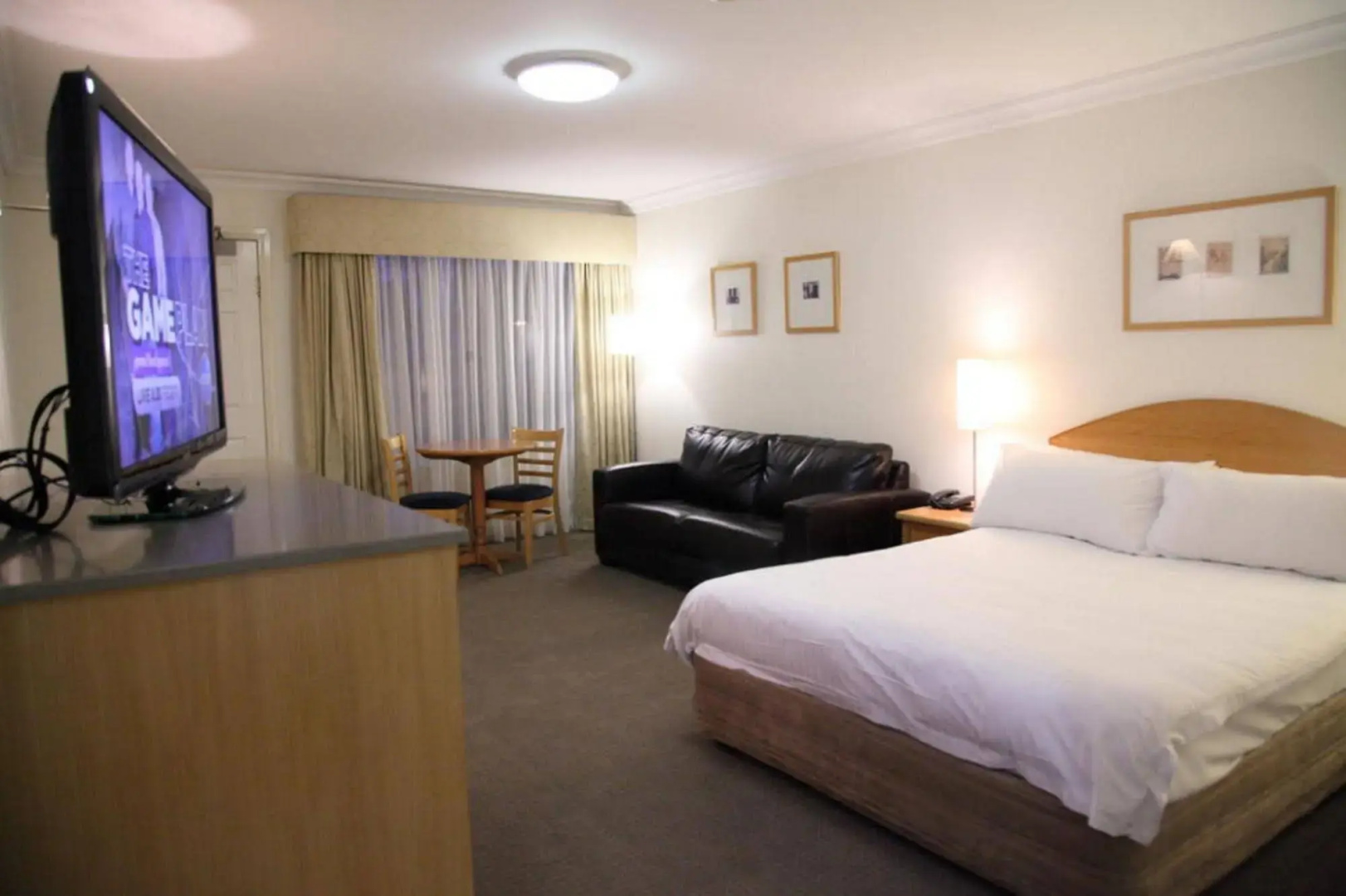 Carlyle Suites & Apartments