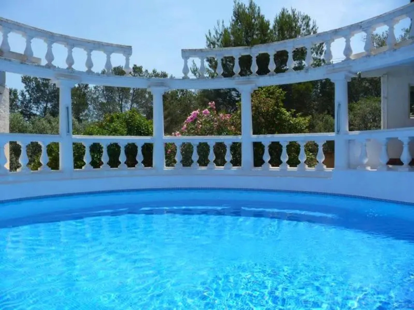 Villa with Pool in Provence -Villa Romantique Sleeps Up To 12+4 in Optional Gite