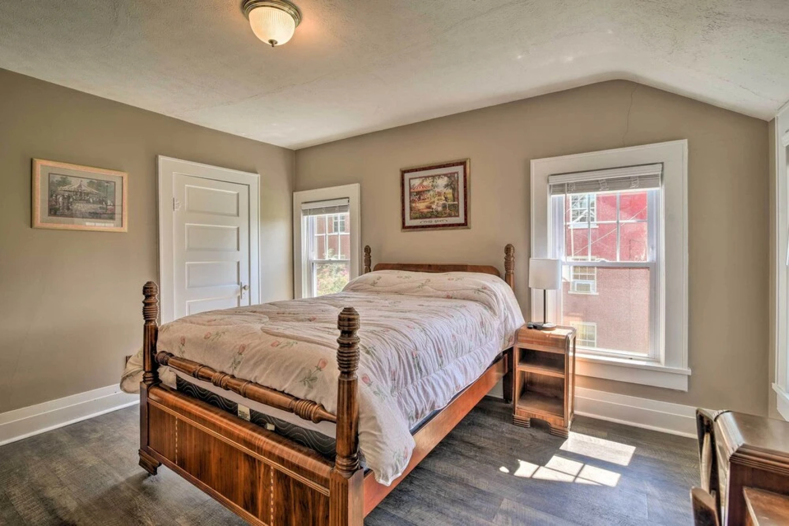 Glasgow Home w/ Porch: Close to Lake & Caves!