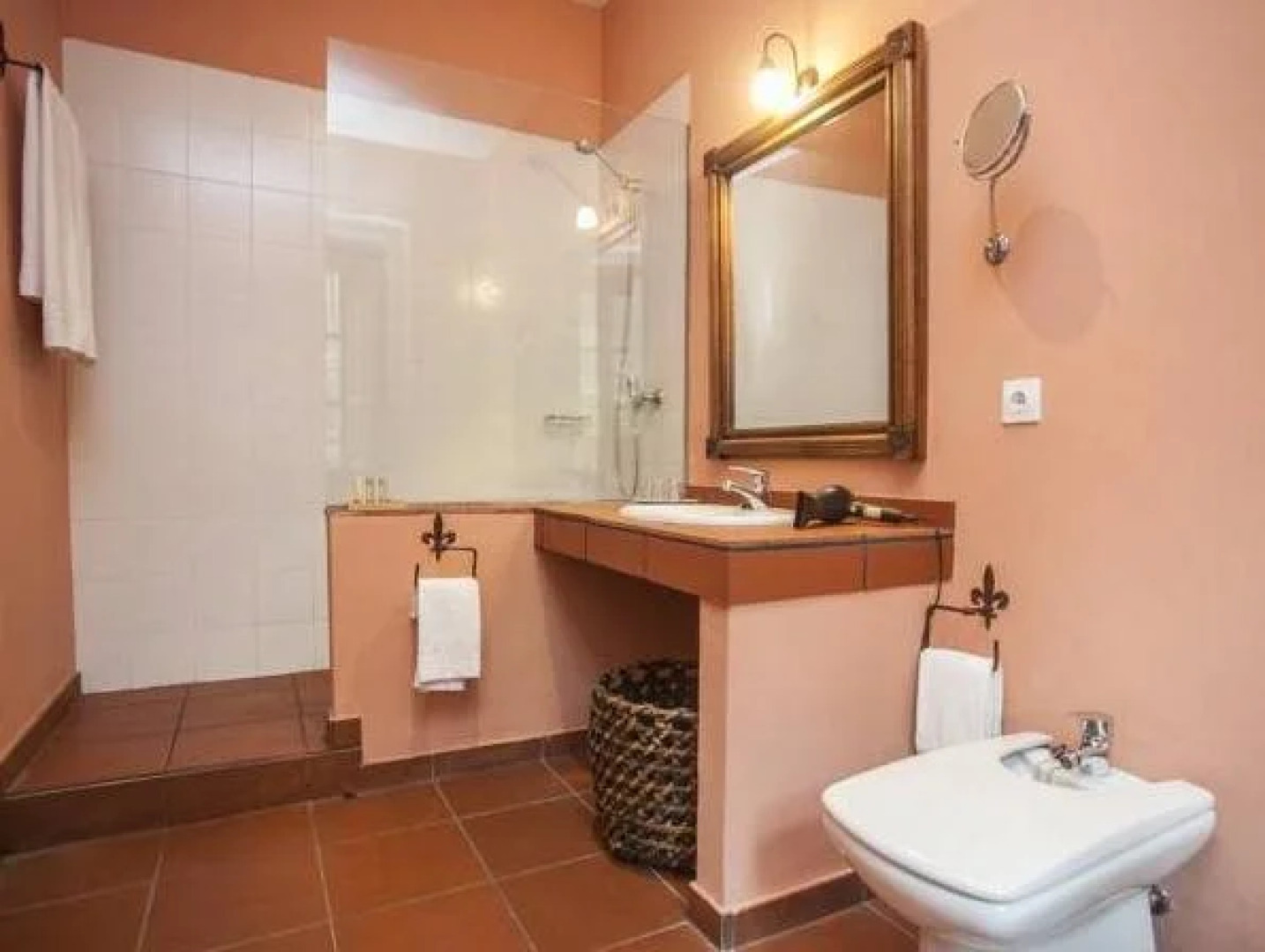 Hotel de Naturaleza Pesquería del Tambre