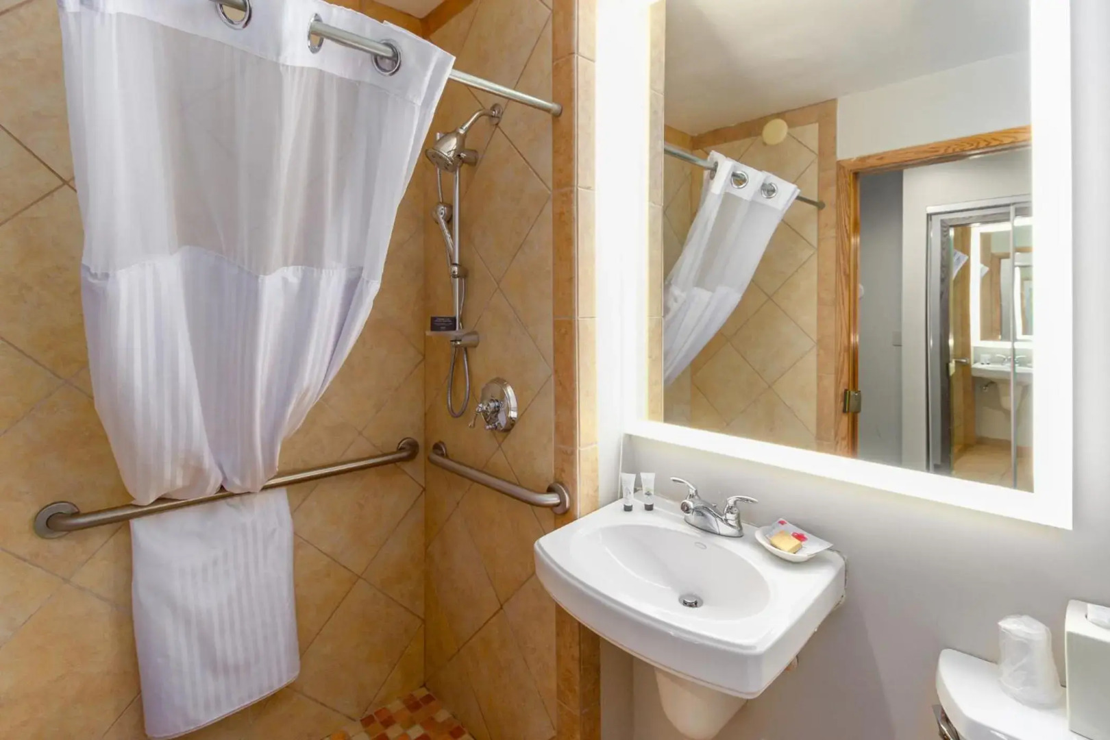 Red Lion Hotel Templin's on the River